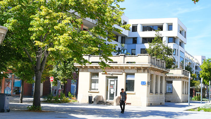 La place des Pavillons à Gerland dans le 7e arrondissement.