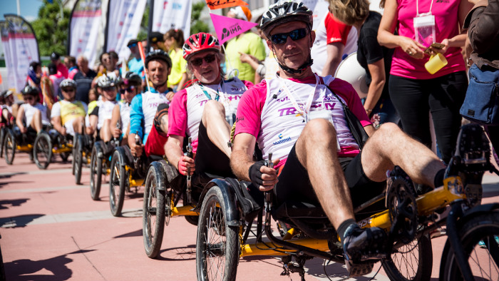 Coureurs en vélo couché